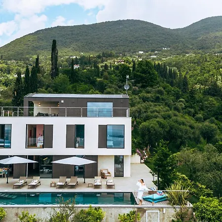 Dolce Vista Villa *